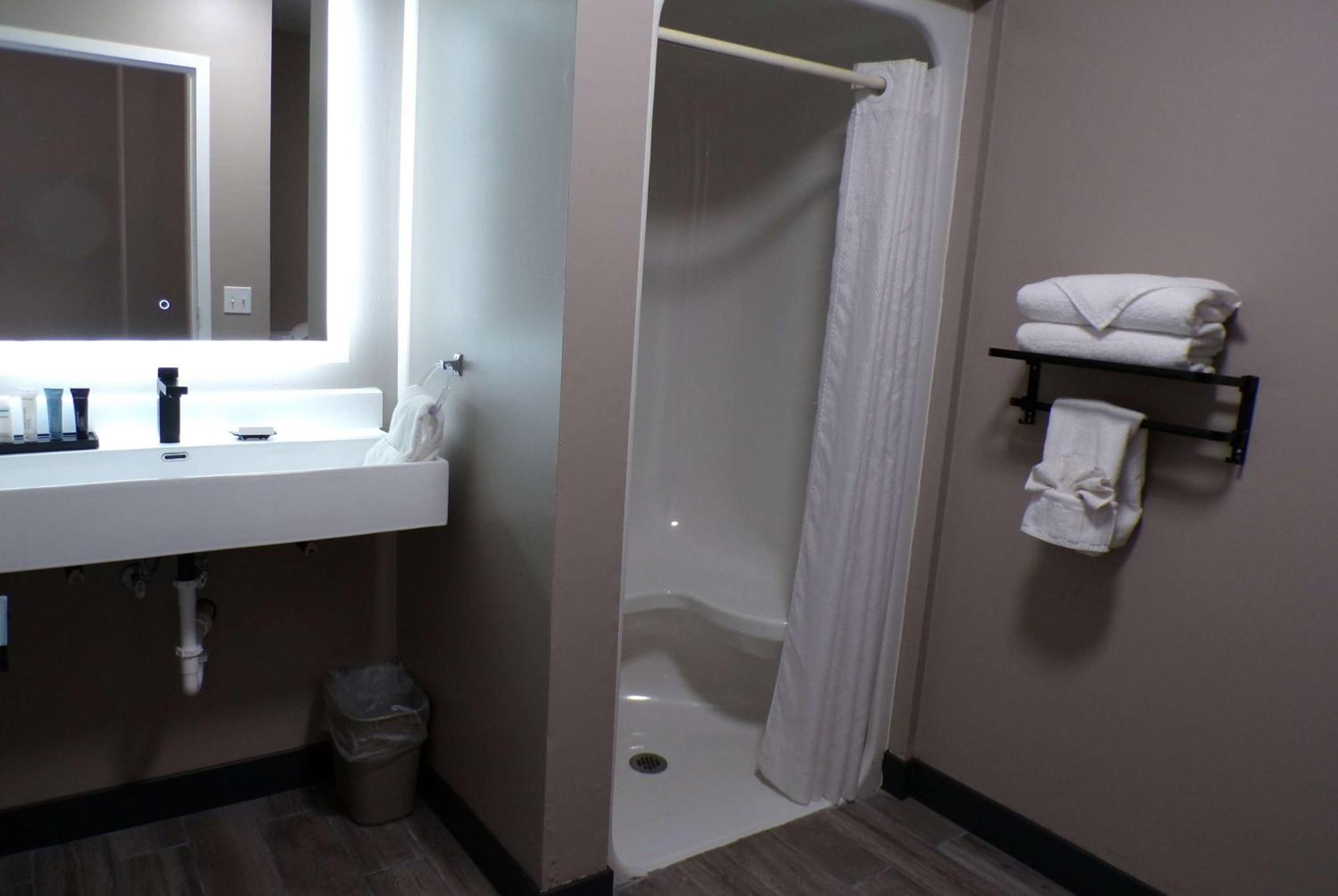 Luxor Inn & Suites, A Travelodge By Wyndham Elkins Ngoại thất bức ảnh
