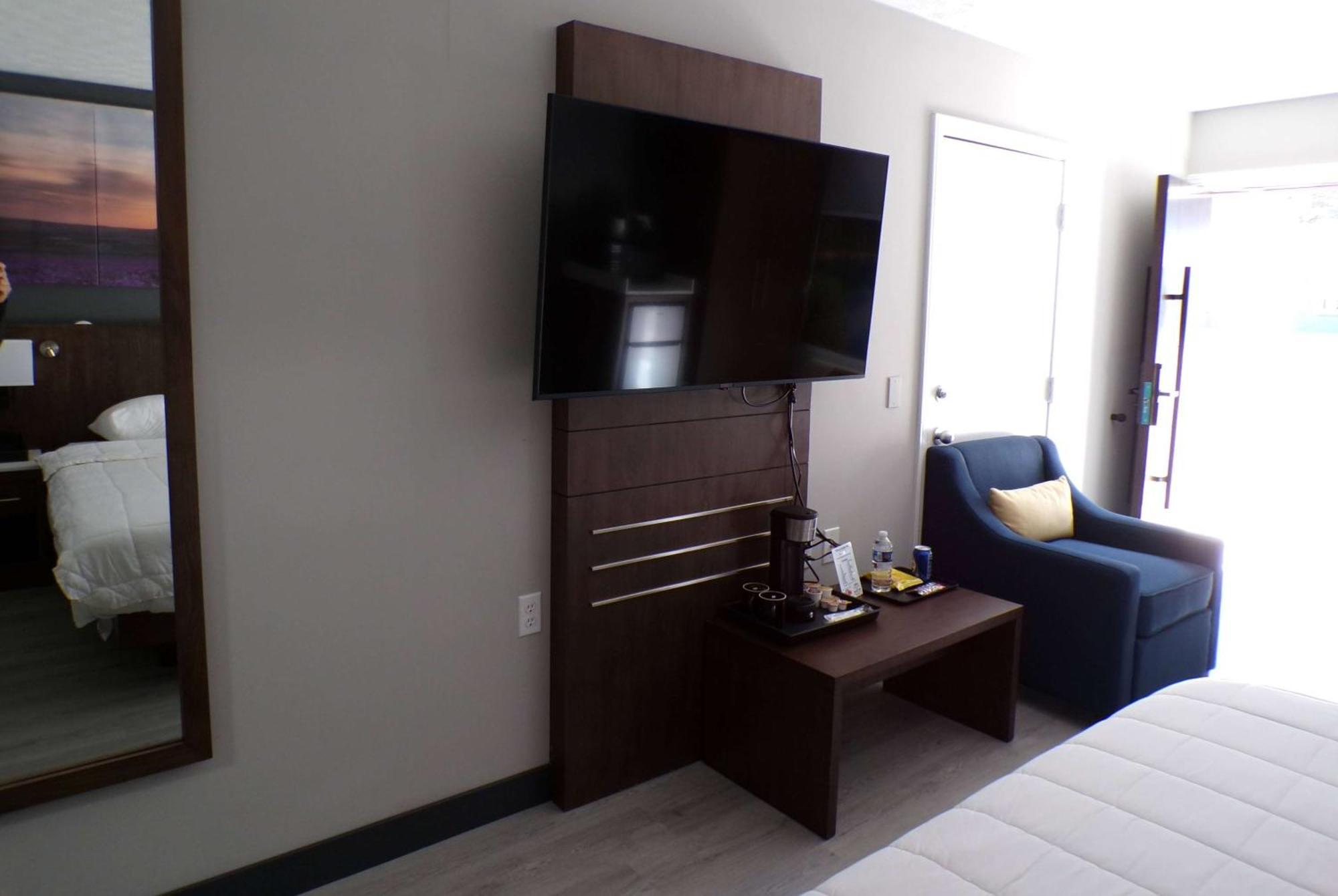 Luxor Inn & Suites, A Travelodge By Wyndham Elkins Ngoại thất bức ảnh
